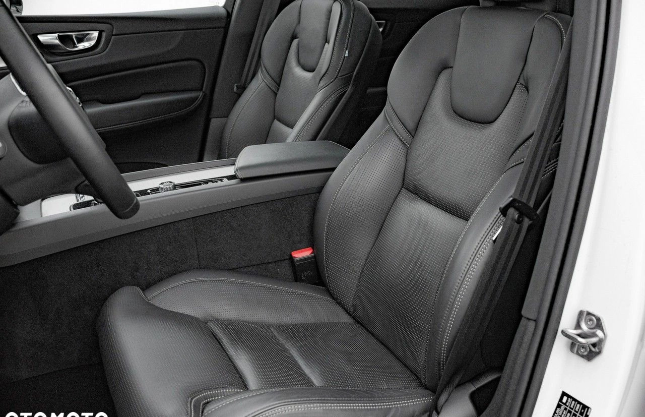 Volvo XC 60 cena 269850 przebieg: 14470, rok produkcji 2021 z Pelplin małe 781